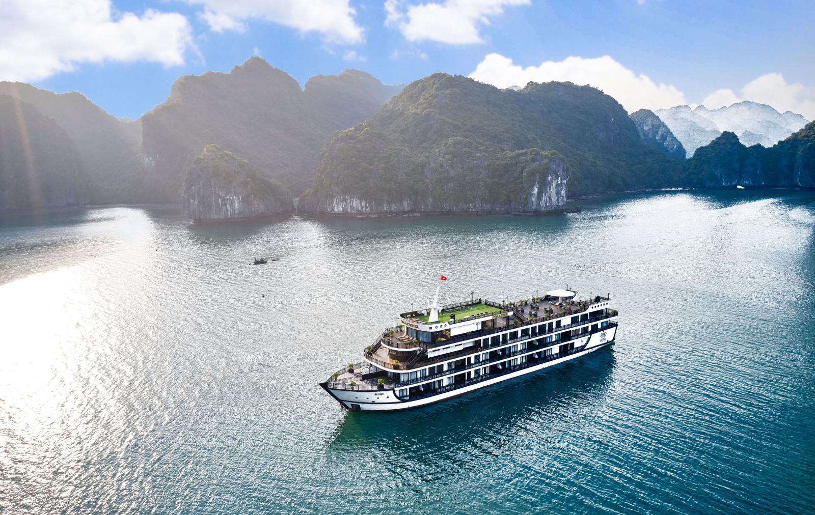 2 Day 1 Night on Halong Bay Cruise Lan ha bay / ERINA Cruise
